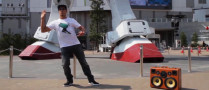 Salah Tokyo Gundam Statue BoomCase BoomBox Robot Dance Street